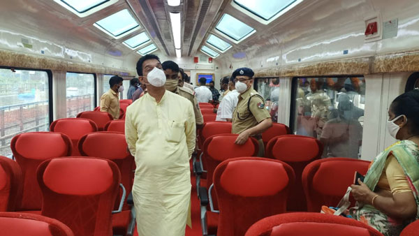 ಚಾಲನೆಯಾದ ದಿನವೇ ಪ್ರಯಾಣಿಕರಿಂದ ಭರ್ಜರಿ ರೆಸ್ಪಾನ್ಸ್ ಪಡೆದ ವಿಸ್ಟಾಡೋಮ್ ರೈಲು