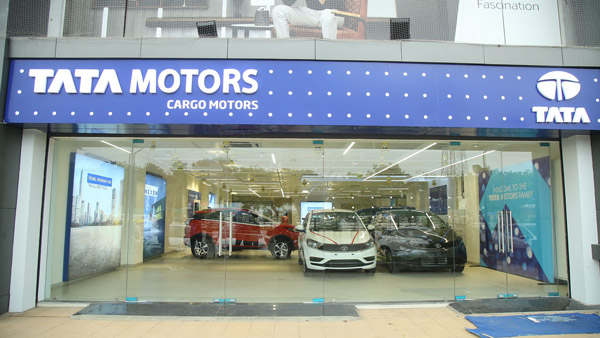 ಒಂದೇ ದಿನ ಒಂದೇ ನಗರದಲ್ಲಿ ಎಂಟು ಶೋರೂಂಗಳನ್ನು ತೆರೆದ ಟಾಟಾ ಮೋಟಾರ್ಸ್