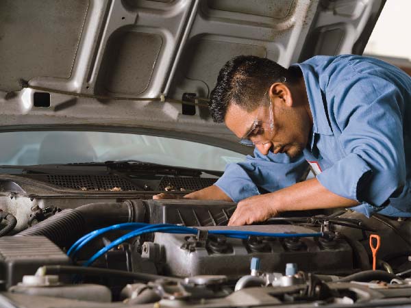 ವಾಹನಗಳಲ್ಲಿ ಈ ಲಕ್ಷಣಗಳು ಕಂಡು ಬಂದರೆ ತಕ್ಷಣವೇ ಎಂಜಿನ್ ಆಯಿಲ್ ಬದಲಾಯಿಸಿ