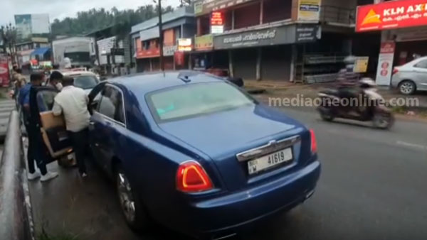 ದುಬೈ ನೋಂದಣಿ ಸಂಖ್ಯೆ ಹೊಂದಿದ್ದ ಐಷಾರಾಮಿ ಕಾರಿಗೆ ದಂಡ ವಿಧಿಸಿದ ಸಾರಿಗೆ ಇಲಾಖೆ