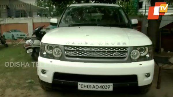 ಗ್ರಾಹಕರಿಲ್ಲದೇ ಧೂಳು ಹಿಡಿಯುತ್ತಿವೆ ಐಷಾರಾಮಿ ಬಾಡಿಗೆ ಕಾರುಗಳು