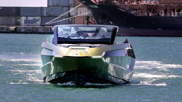 ಐಷಾರಾಮಿ ದೋಣಿ ಅಭಿವೃದ್ಧಿಪಡಿಸಿದ ಖ್ಯಾತ ಕಾರು ತಯಾರಕ ಕಂಪನಿ