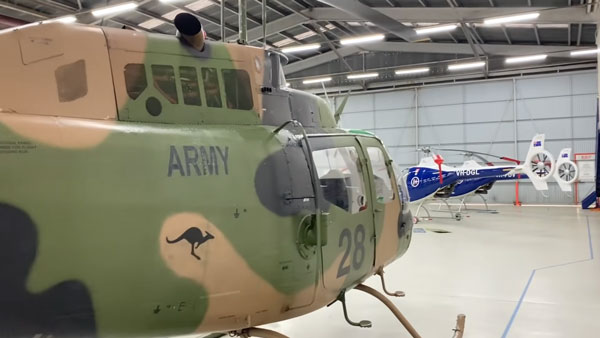 ಪ್ರಯಾಣಿಕನ ಮೂಲಕ ಹೆಲಿಕಾಪ್ಟರ್'ನಲ್ಲಿ ಹಾರಾಟ ನಡೆಸುವ ಅವಕಾಶ ಪಡೆದ ಕ್ಯಾಬ್ ಡ್ರೈವರ್