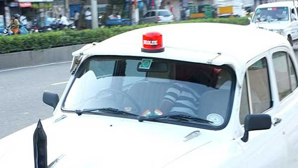 ಕಾರಿನಲ್ಲಿ ಸೈರನ್‌, ಸರ್ಕಾರಿ ಬೋರ್ಡ್ ಹಾಕಿಕೊಂಡು ಸುತ್ತಾಡುತ್ತಿದ್ದ ನಕಲಿ ಸರ್ಕಾರಿ ಅಧಿಕಾರಿ ಬಂಧನ 