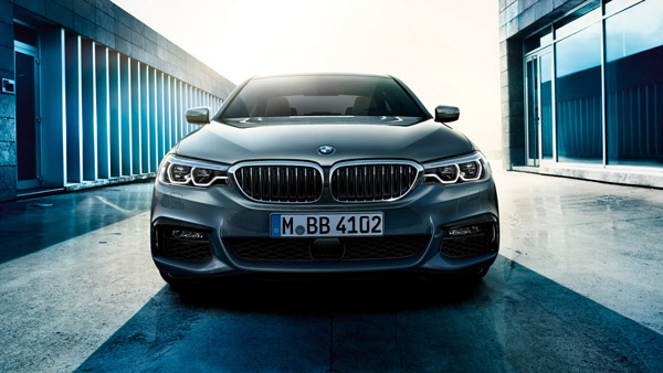 ಐಷಾರಾಮಿ BMW 5 Series ಕಾರನ್ನು ಖರೀದಿಸಿದ 'ರಾಜಕುಮಾರ' ನಿರ್ದೇಶಕ ಸಂತೋಷ್ ಆನಂದ್ ರಾಮ್