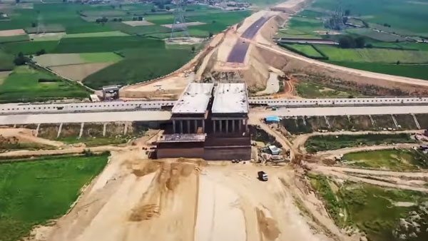 ಟೋಲ್ ಪ್ಲಾಜಾಗಳಿಲ್ಲದೇ ಟೋಲ್ ಶುಲ್ಕ ಸಂಗ್ರಹಿಸುವ ದೇಶದ ಮೊದಲ ಎಕ್ಸ್‌ಪ್ರೆಸ್‌ವೇಯಿದು