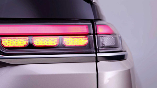 ಹೊಸ ಜೀಪ್ ಕಮಾಂಡರ್ 7-ಸೀಟರ್ ಎಸ್‍ಯುವಿಯ ಚಿತ್ರಗಳು ಬಹಿರಂಗ