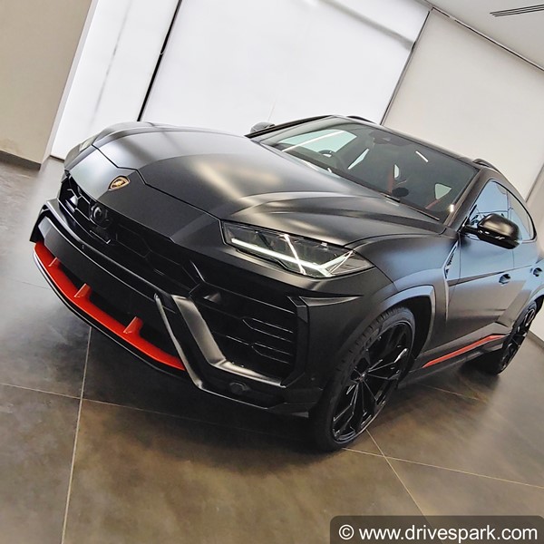 Lamborghini Urus Graphite Capsule ಕಾರನ್ನು ಖರೀದಿಸಿದ ಭಾರತದ ಮೊದಲಿಗ ನಟ Jr NTR