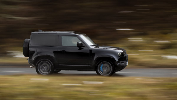 ಭಾರತದಲ್ಲಿ V8 ಎಂಜಿನ್ ಪ್ರೇರಿತ Land Rover Defender SUV ಬಿಡುಗಡೆ