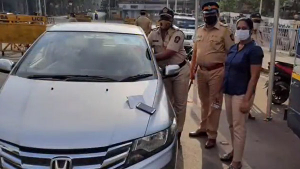 ಕುಡಿತದ ಅಮಲಿನಲ್ಲಿ ರಸ್ತೆ ಮಧ್ಯೆ ಕುಳಿತು ವಾಹನಗಳಿಗೆ ಅಡ್ಡಿ ಪಡಿಸಿದ ಮಹಿಳೆ