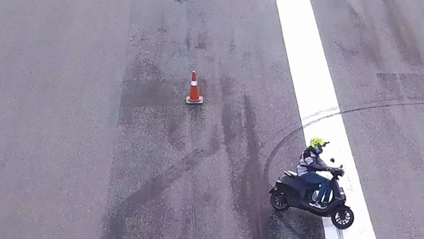 ಹೊಸ ಇವಿ ಸ್ಕೂಟರಿನ ರಿವರ್ಸ್ ಮೋಡ್ ಟೀಸರ್ ಬಿಡುಗಡೆ ಮಾಡಿದ ಓಲಾ ಎಲೆಕ್ಟ್ರಿಕ್