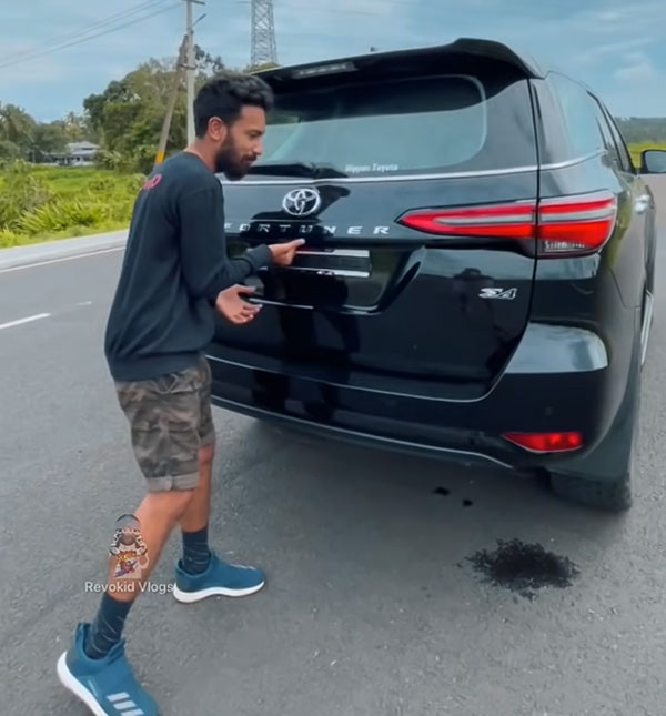 ಭಾರತದಲ್ಲಿ ಟಾಯ್ಲೆಟ್ ಹೊಂದಿರುವ ಮೊದಲ ಟೊಯೊಟಾ ಫಾರ್ಚೂನರ್ ಎಸ್‍ಯುವಿ 