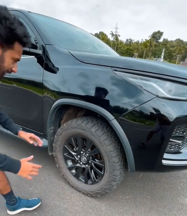 ಭಾರತದಲ್ಲಿ ಟಾಯ್ಲೆಟ್ ಹೊಂದಿರುವ ಮೊದಲ ಟೊಯೊಟಾ ಫಾರ್ಚೂನರ್ ಎಸ್‍ಯುವಿ 