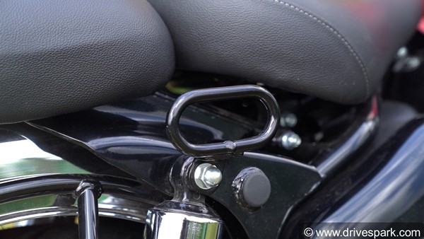 ಬೈಕ್ ರಿವ್ಯೂ: ಹೊಸ ಅಪ್‌ಡೇಟ್‌ಗಳೊಂದಿಗೆ ರಸ್ತೆಗಿಳಿದ 2021ರ Royal Enfield Classic 350 