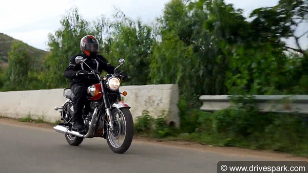 ಬೈಕ್ ರಿವ್ಯೂ: ಹೊಸ ಅಪ್‌ಡೇಟ್‌ಗಳೊಂದಿಗೆ ರಸ್ತೆಗಿಳಿದ 2021ರ Royal Enfield Classic 350 