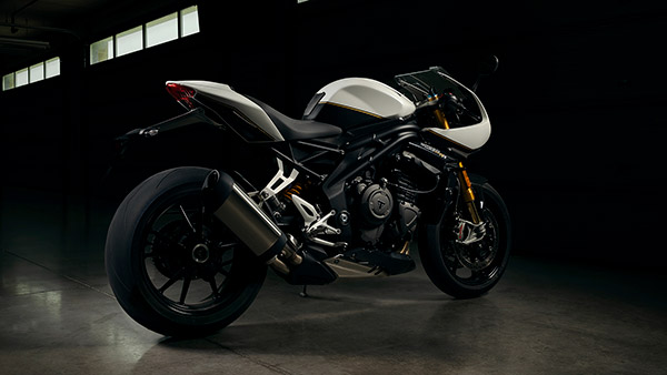 Speed Triple 1200 RR ಬೈಕ್ ಅನ್ನು ಅನಾವರಗೊಳಿಸಿದ Triumph Motorcycles 