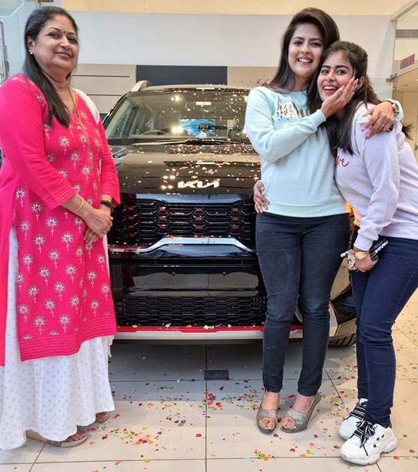 ಹೊಸ Kia Sonet ಕಾರು ಖರೀದಿಸಿದ ಕಿರುತೆರೆ ನಟಿ ಮಾನ್ಸಿ ಜೋಶಿ