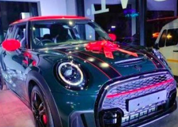 ಐಷಾರಾಮಿ Mini Cooper JCW ಕಾರು ಖರೀದಿಸಿದ ಮಲಯಾಳಂ ಸ್ಟಾರ್​ ನಟ ಪೃಥ್ವಿರಾಜ್ 