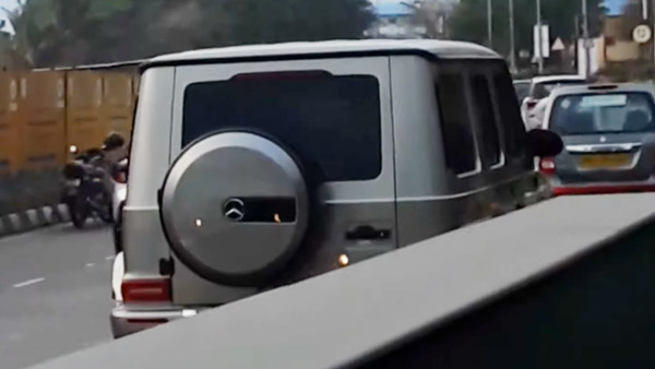 ನಟನ ಕಾರು ತಡೆದು ಸೆಲ್ಫಿ ಕ್ಲಿಕ್ಕಿಸಿಕೊಂಡ ಸಂಚಾರಿ ಪೊಲೀಸರು