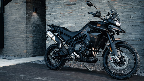 ಆಕರ್ಷಕ ವಿನ್ಯಾಸದಲ್ಲಿ ಅನಾವರಣಗೊಂಡ Triumph Tiger 900 Bond ಎಡಿಷನ್ 