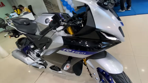 ದೇಶಾದ್ಯಂತ ಶುರುವಾಯ್ತು ಹೊಸ Yamaha R15 V4 ಹಾಗೂ R15 M ಬೈಕುಗಳ ವಿತರಣೆ