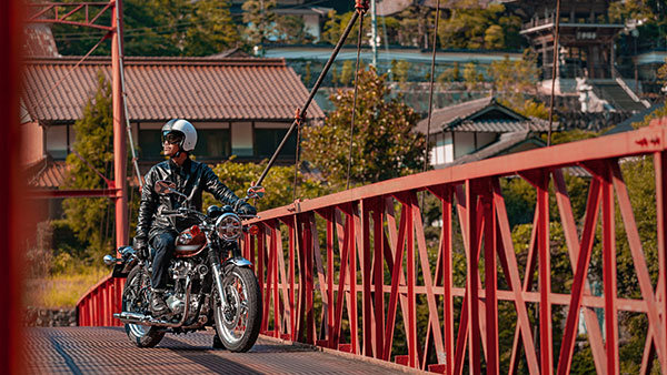 ಆಕರ್ಷಕ ವಿನ್ಯಾಸದಲ್ಲಿ ಅನಾವರಣಗೊಂಡ 2022ರ Kawasaki W800 ಬೈಕ್ 