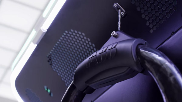 ಕೇವಲ 15 ನಿಮಿಷಗಳಲ್ಲಿ ಎಲೆಕ್ಟ್ರಿಕ್ ಕಾರುಗಳನ್ನು ಪೂರ್ತಿಯಾಗಿ ಚಾರ್ಜ್ ಮಾಡುತ್ತದೆ ಈ ಫಾಸ್ಟ್ ಚಾರ್ಜರ್