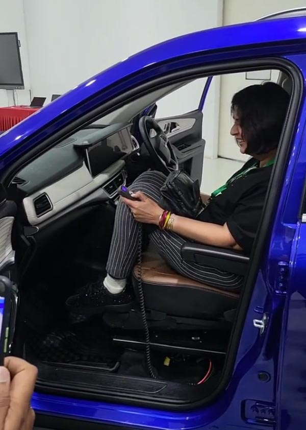 XUV 700 ಎಸ್‌ಯು‌ವಿಯಲ್ಲಿ ವಿಶೇಷ ಆಸನ ಅಳವಡಿಸಿದ Mahindra