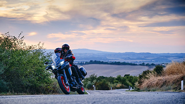 ಅತ್ಯಾಧುನಿಕ ಫೀಚರ್ಸ್‌ಗಳೊಂದಿಗೆ ಅನಾವರಣಗೊಂಡ Ducati Multistrada V2 ಬೈಕ್