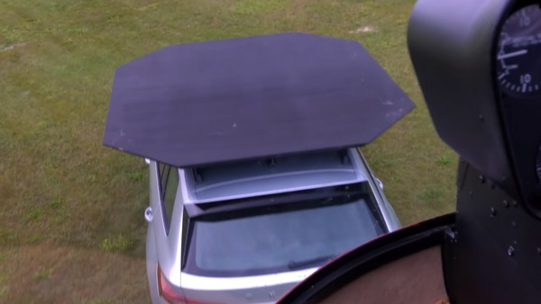 ಹೊಸ SKoda Kodiaq ಎಸ್‌ಯು‌ವಿ ರೂಫ್ ಮೇಲೆ ಲ್ಯಾಂಡ್ ಆದ ಮಿನಿ ಹೆಲಿಕಾಪ್ಟರ್