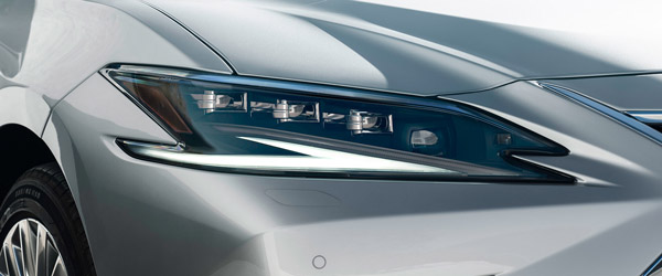 ES 300h ಕಾರಿನ ಫೇಸ್ ಲಿಫ್ಟ್ ಆವೃತ್ತಿ ಬಿಡುಗಡೆಗೊಳಿಸಿದ Lexus