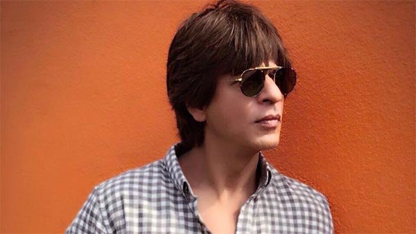 ಜೈಲಿನಲ್ಲಿರುವ ಮಗನನ್ನು ಭೇಟಿಯಾಗಲು ಸಾಮಾನ್ಯ ಕಾರಿನಲ್ಲಿ ತೆರಳಿದ ಶಾರುಖ್ ಖಾನ್