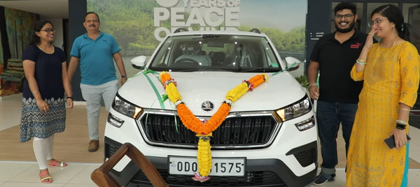 ತಂದೆಯ ಕನಸಿನ ಕಾರನ್ನು ಸರ್ಪ್ರೈಸ್ ಗಿಫ್ಟ್ ಆಗಿ ನೀಡಿದ ಮಗ