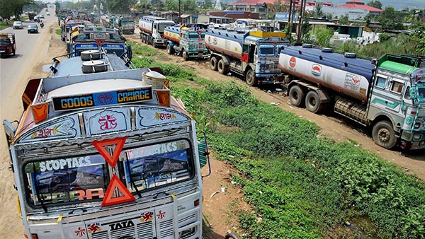 ಟ್ಯಾಂಕರ್'ನಿಂದ 30,000 ಲೀಟರ್ ಇಂಧನ ಕಳುವು ಮಾಡಿದ ಖದೀಮರು