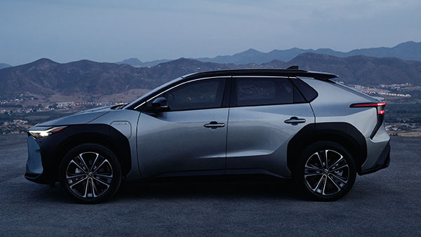 ಹೊಸ bZ4X ಎಲೆಕ್ಟ್ರಿಕ್ ಕಾರನ್ನು ಅನಾವರಣಗೊಳಿಸಿದ Toyota