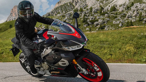 ​ಭಾರತದಲ್ಲಿ ಮೊದಲ Aprilia RS 660 ಬೈಕ್ ವಿತರಣೆ ಪಡೆದ ರೇಸರ್ ​ಅಲಿಷಾ ಅಬ್ದುಲ್ಲಾ