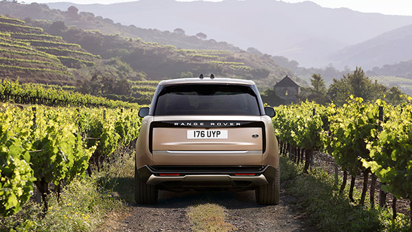 ಭಾರತದಲ್ಲಿ ಬಿಡುಗಡೆಯಾಗಲಿದೆ ನ್ಯೂ ಜನರೇಷನ್ Range Rover ಎಸ್‍ಯುವಿ