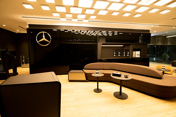 ಬೆಂಗಳೂರಿನಲ್ಲಿ ಅತ್ಯಾಧುನಿಕ ಸೌಲಭ್ಯವುಳ್ಳ ಸೇವಾ ಮಳಿಗೆಯನ್ನು ತೆರೆದ ಮರ್ಸಿಡಿಸ್ ಬೆಂಝ್