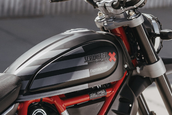 ಭಾರತದಲ್ಲಿ ಹೊಸ Ducati Scrambler Desert Sled Fasthouse ಬೈಕ್ ಬಿಡುಗಡೆ