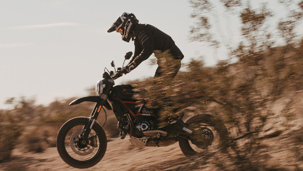 ಭಾರತದಲ್ಲಿ ಹೊಸ Ducati Scrambler Desert Sled Fasthouse ಬೈಕ್ ಬಿಡುಗಡೆ