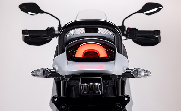 ಆಕರ್ಷಕ ವಿನ್ಯಾಸದಲ್ಲಿ ಅನಾವರಣಗೊಂಡ ಹೊಸ Ducati DesertX ಬೈಕ್ 