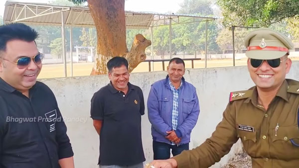 ದಂಡ ವಿಧಿಸುವ ಬದಲು ಎಟಿವಿಯಲ್ಲಿ ಸವಾರಿ ಮಾಡಿದ ಪೊಲೀಸ್ ಅಧಿಕಾರಿ