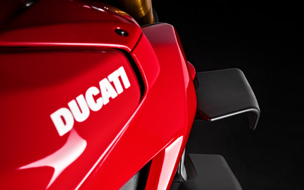 ದುಬಾರಿ ಬೆಲೆಯ Ducati ಬೈಕ್ ಖರೀದಿಸಿದ ಬಾಲಿವುಡ್ ನಟ