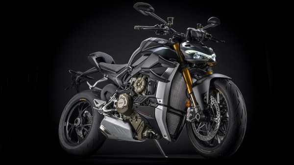 ದುಬಾರಿ ಬೆಲೆಯ Ducati ಬೈಕ್ ಖರೀದಿಸಿದ ಬಾಲಿವುಡ್ ನಟ