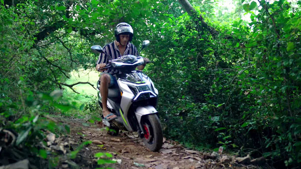 ವೇಗವಾಗಿ ಚಲಿಸುವ, ಹೆಚ್ಚು ವ್ಯಾಪ್ತಿ ನೀಡುವ ಎಲೆಕ್ಟ್ರಿಕ್ ಸ್ಕೂಟರ್ ಬಿಡುಗಡೆಗೊಳಿಸಿದ Eeve