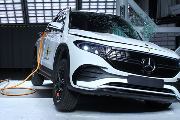 ಕ್ರ್ಯಾಶ್ ಟೆಸ್ಟ್‌ನಲ್ಲಿ 5-ಸ್ಟಾರ್ ರೇಟಿಂಗ್ ಪಡೆದ Mercedes Benz EQB ಎಸ್‍ಯುವಿ