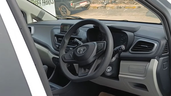 ಆಕ್ಸೆಸರಿಸ್ ಪ್ಯಾಕೇಜ್‌ನೊಂದಿಗೆ ಮಿಂಚಿದ ಆಲ್‌ಟ್ರೊಜ್ ಕಾರಿನ ಎಕ್ಸ್ಇ ಪ್ಲಸ್ ವೆರಿಯೆಂಟ್