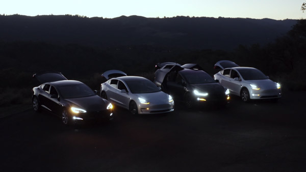 ಸಂಗೀತಕ್ಕೆ ತಕ್ಕಂತೆ ಕಾರ್ಯ ನಿರ್ವಹಿಸುತ್ತವೆ ಟೆಸ್ಲಾ ಕಾರಿನಲ್ಲಿರುವ ಎಲೆಕ್ಟ್ರಿಕ್ ದೀಪಗಳು 