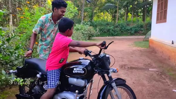 ರಾಯಲ್ ಎನ್‌ಫೀಲ್ಡ್ ಬೈಕಿನಂತೆ ಮಾಡಿಫೈಗೊಂಡ TVS XL ಮೊಪೆಡ್