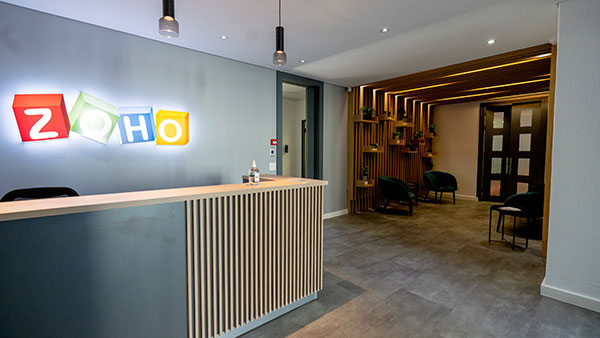 ಎಲೆಕ್ಟ್ರಿಕ್ ತ್ರಿಚಕ್ರ ವಾಹನ ಚಾಲನೆ ಮಾಡಿದ Zoho ಕಂಪನಿ ಸಿಇಒ